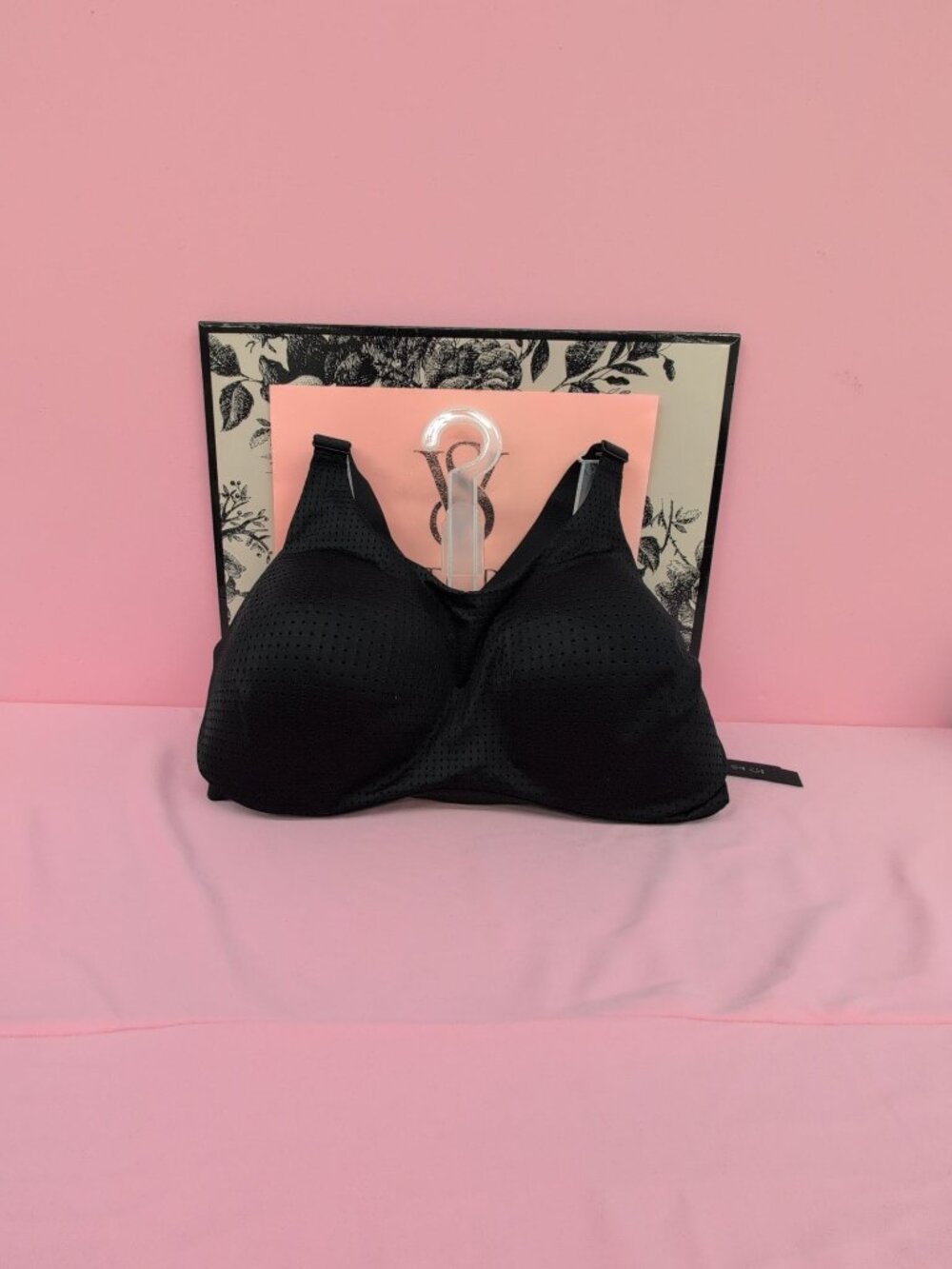 Victoria Secret VSX Lightweight Mesh Plunge Sports Bra 38DD Black